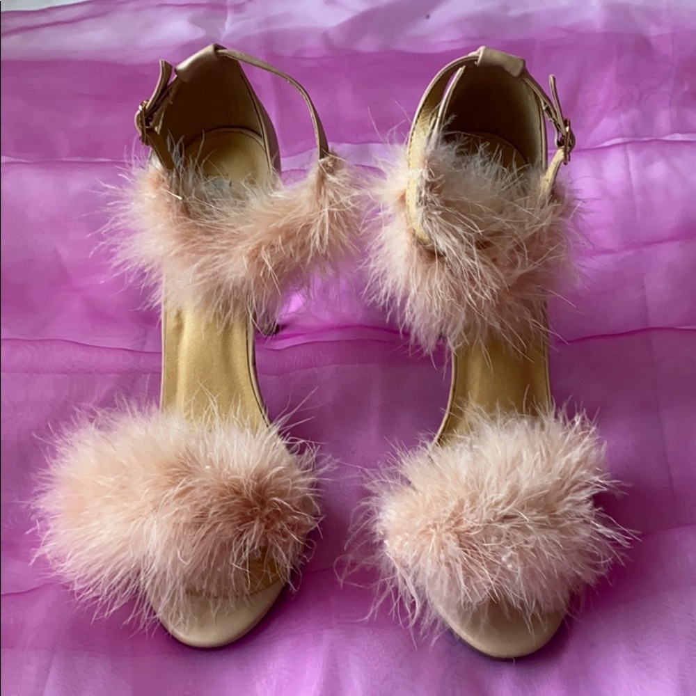 Cape Robbin Feather Cuff Sandal